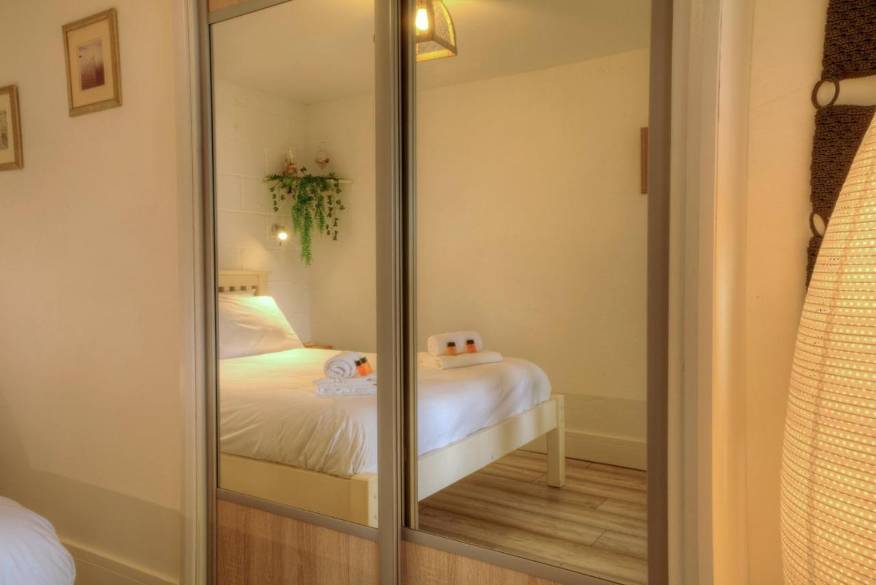 Pass The Keys Shore To Please - Sea Views And Beach Front Modern 1Bed Apt With Sofabed Portsmouth Exterior photo
